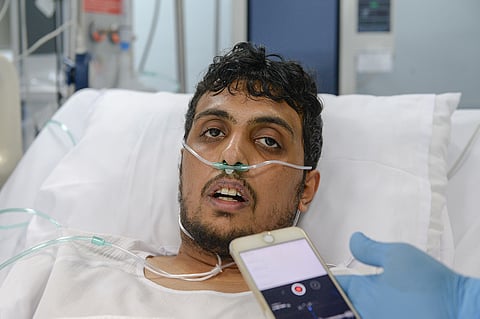 بعد 15 يوماً من غيبوبة حريق "الدفاية".. هذا أول ما سأل عنه البطل "العنزي"