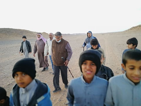 في سابع أيام تجربة المشي.. "كمال حمدي" يقطع 210 كلم وهكذا استقبله أهالي البريكة
