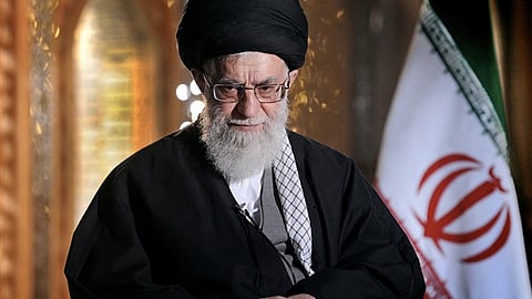شخصيات إيرانية بارزة تدعو إلى إنهاء نظام "ولاية الفقيه"
