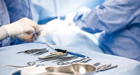 فريق "الجنف" في "فهد الطبية" يقلل التدخل الجراحي في العمليات