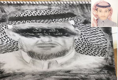 "رسمة" طالب لوالده المتوفَّى تتصدر مواقع التواصل بحائل
