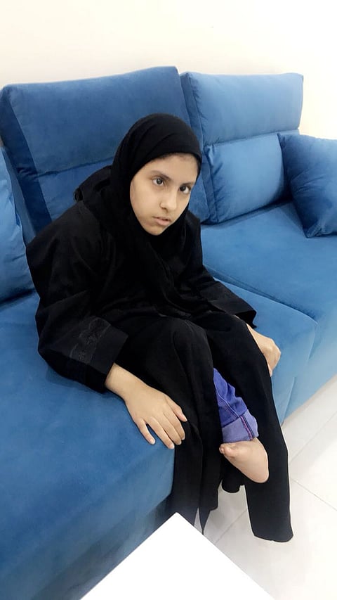 ضمور العضلات يشلّ "ريماس" يتيمة الأب.. وأمها تناشد علاجها