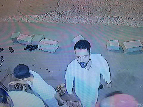 شرطة جدة تعلن القبض على سارقي محفظة المسن عند المسجد