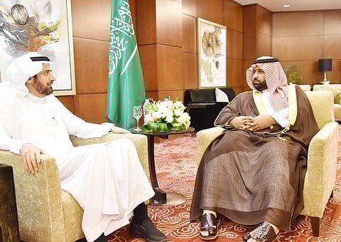 نائب أمير جازان و "الربيعة" يبحثان إنجاز "المستشفى التخصصي"