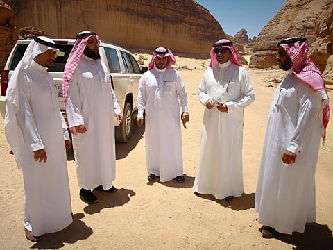 "المورقي " و"مكي" يتفقدان مواقع حملة "بيئة العلا أجمل"