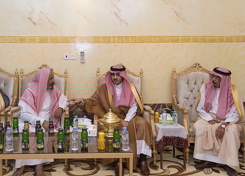 "أمير الجوف" ينقل تعازي القيادة لأسرة الشهيد "الرويلي"