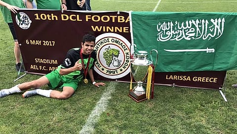 "الشمري" يحلق بالعلم السعودي في سماء أبطال أوروبا.. ويشكو تجاهل الإعلام