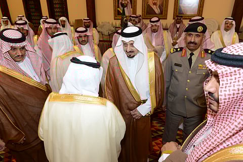 بالصور.. أمير عسير يستقبل المهنئين في ثاني أيام عيد الفطر