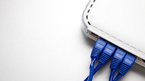 كيف تعرف من يسرق سرعات الإنترنت من بيتك