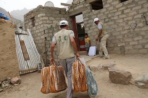 "إغاثي الملك سلمان" يواصل توزيع المساعدات في المناطق المحررة باليمن