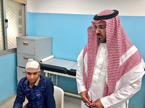 "الحازمي" يزور عامل النظافة بعد اعتداء مجهولين عليه بالمدينة