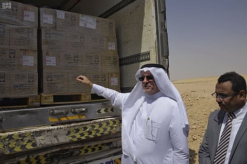 قافلة من 13 شاحنة لتأمين احتياجات مراكز الغسيل الكلوي في اليمن