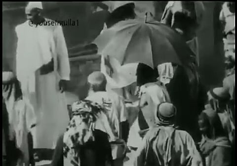 فيديو نادر من حارتي اليمن والبحر بجدة يكشف تجهيزات سفر الحجاج قبل 100 عام