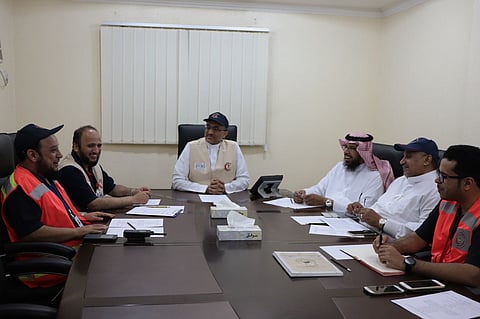 "الهلال الأحمر" بمكة يناقش الاستعدادات النهائية لموسم الحج