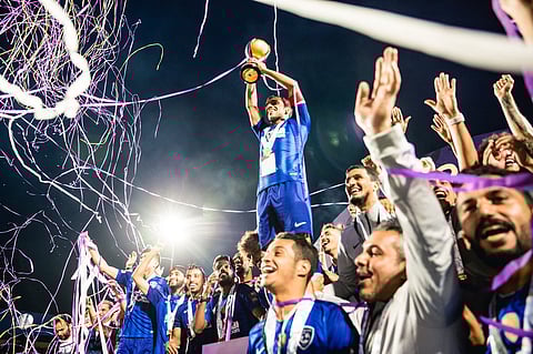 بالصور .. "الزعيم" يتفنن ويحقق السوبر في "لندن"