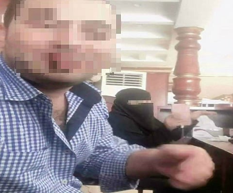 قانوني لـ"سبق": هذه العقوبات تنتظر المجاهر بالإفطار مع موظفة