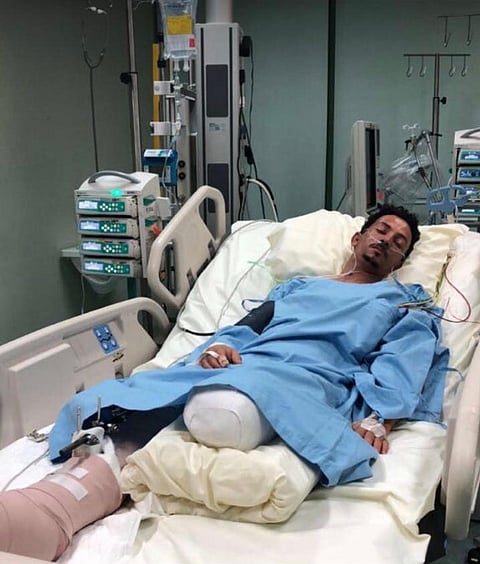 طائرة الإخلاء تنقل المصاب "الحربي".. عمل بطولي أفقده الساق والقدم