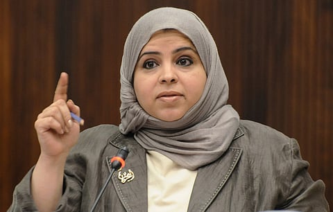 "دلال الزايد" تشيد بمشروع نزع الألغام في اليمن "مسام"