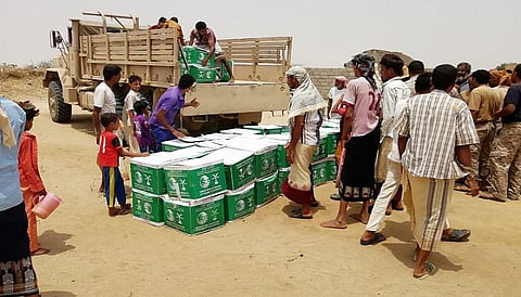 إغاثي الملك سلمان يوزع 47 طناً من السلال الغذائية في حجة