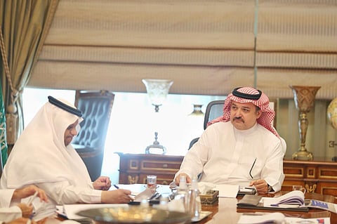 "مشعل بن ماجد" يرأس مجلس جائزة أهالي جدة للمعلم المتميز