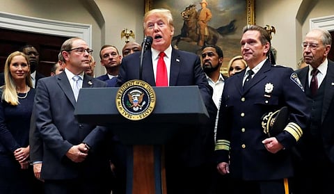 "ترامب": السعودية تريد السلام في اليمن.. وإيران الراعي الرسمي للإرهاب في العالم