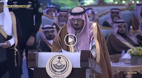 بالفيديو.. الشاعر "السالم" أمام الملك: "موقف تقصر القصائد عنه"