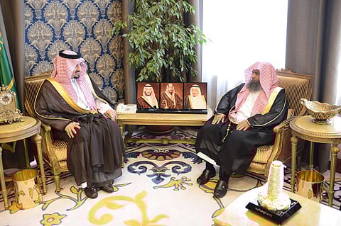 أمير عسير يستقبل مدير فرع  الشؤون الإسلامية الجديد ويودع "العماري"