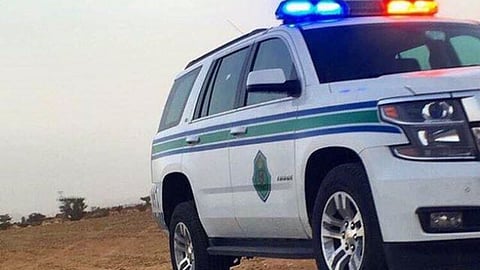 مخبأة في مركبته.. أمن الطرق بالقصيم يقبض على مروج للحشيش