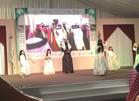 "أمانة الأحساء": الرقصة تُعبّر عن طلب الفزعة والنخوة