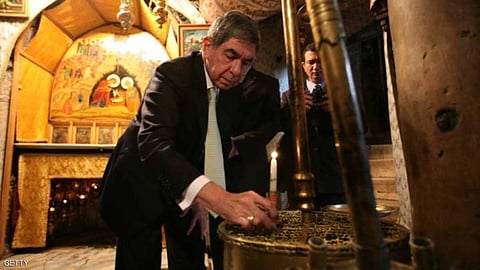 طبيبة تتهم رئيسًا سابقًا حاصلًا على نوبل بالاعتداء الجنسي: هربت من منزله باكية