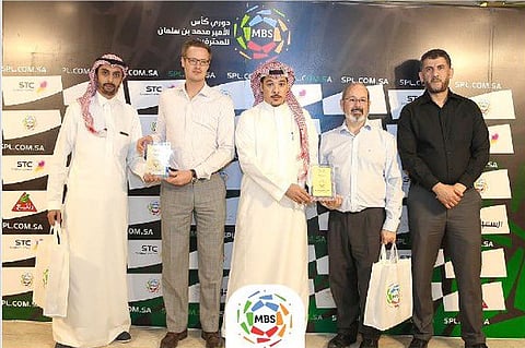 وفد تراخيص الاتحاد الآسيوي يُنهي زيارة أندية وملاعب الدوري السعودي