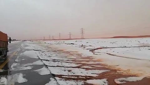 "الأرصاد" معلقة على ثلوج خريص: عاصفة بردية وليست تساقطًا للثلوج