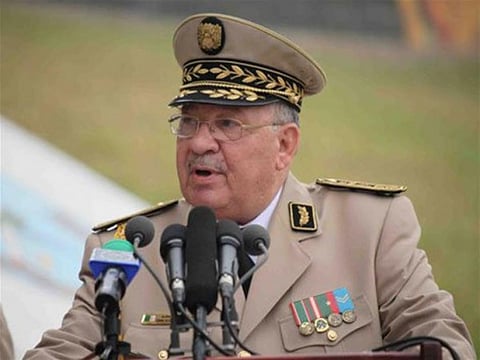 وصفهم بـ"العصابة".. رئيس الأركان الجزائري يطالب بمحاكمة رموز النظام