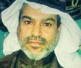 "الرويلي".. أقدم سجين سعودي يصل للمملكة ونجله: "شكراً للملك"