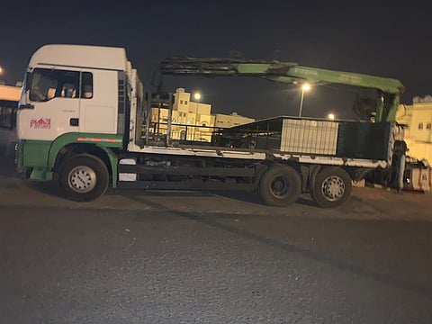 بعد الفيديو المتداول.. شاهد "مرور العلا" يطيح بـ"سائق شاحنة عكس السير"