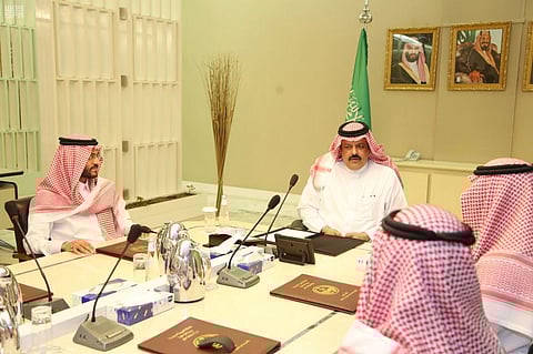 أمير حائل ونائبه يطلعان على العرض الخاص برالي حائل الدولي ورالي داكار 2020