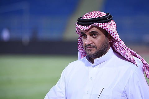 بالفيديو.. جماهير النصر تقذف البلطان.. والأخير يرد: ما حدث شيء مُخْزٍ