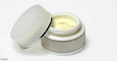 تحذير.. كريم لتفتيح البشرة وضَع امرأة على "حافة الموت" وأفقدها النطق