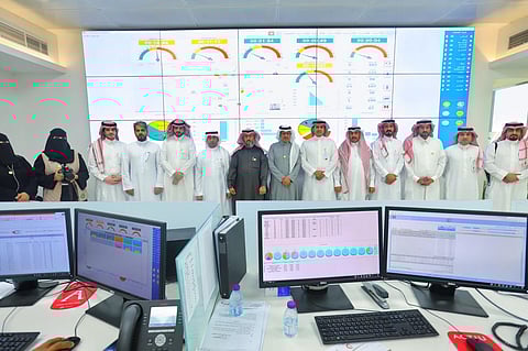 أرقام قياسية بالثانية.. كاميرات خلفية ترصد المركبات الملاحقة لسيارات الإسعاف