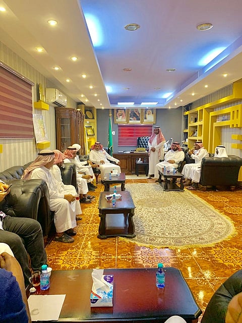 "محافظ العارضة" يستقبل فريق جامعة جازان المهتم بالمواقع الأثرية