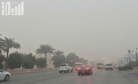 "الأرصاد" تحذّر من رياح نشطة وأتربة على الرياض والمدينة ومكة ونجران