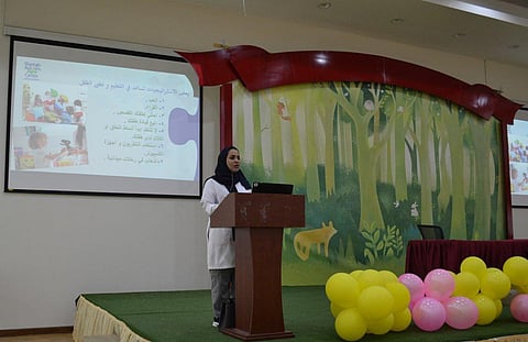 أخصائيّة: ضحك الأطفال في عمر سنتين قد يعني الإصابة بالتوحّد