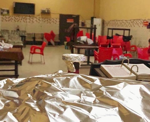 أمانة جازان تطبق لائحة الجزاءات بحدّها الأعلى على مقهى يقدم الشيشة