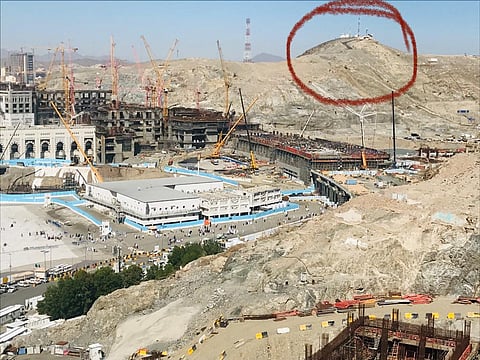 معجزة حدثت للرسول الكريم "بين جبلي أبي قبيس وقعيقعان بمكة".. هنا انشق القمر