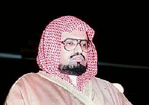 "إمارة مكة" تبثُّ فيديو للتعريف بالشيخ "علي جابر" إمام المسجد الحرام