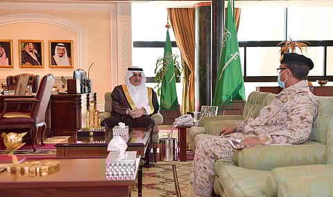 أمير تبوك يستقبل القائد الجديد للمنطقة الشمالية الغربية