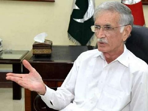 وزير الدفاع الباكستاني يستقبل سفير خادم الحرمين الشريفين في إسلام آباد