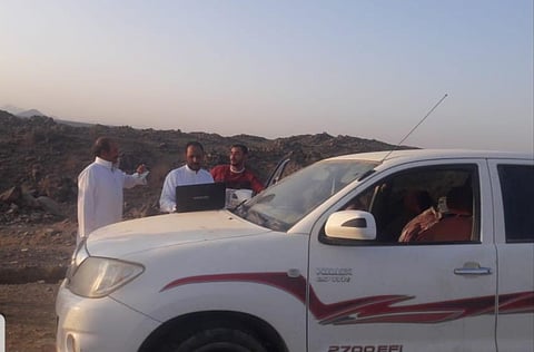 ولو بعربة.. سكان "نخيل خليص" يناشدون رفع كفاءة شبكات الاتصالات