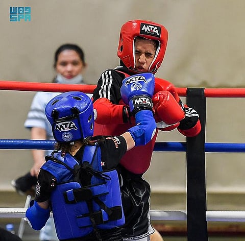 مركز الجزيرة يحقق المركز الأول في بطولة المواي تاي للسيدات