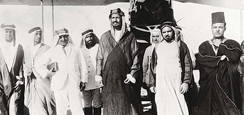 ما الذي أدهش "الريحاني" عند لقائه الملك عبدالعزيز في "العقير"؟